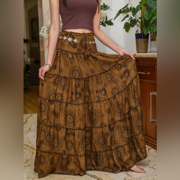 Celestial Sun Moon Print Tiered Summer Maxi Skirt - Picture 4 of 5